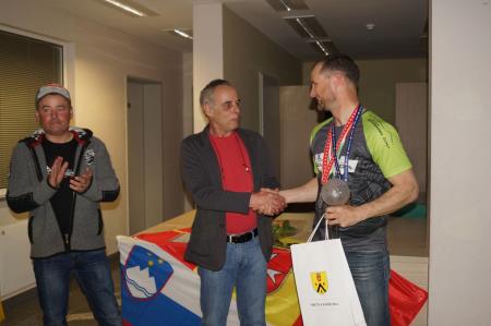 Kristalni globus Tadeju Prebilu .